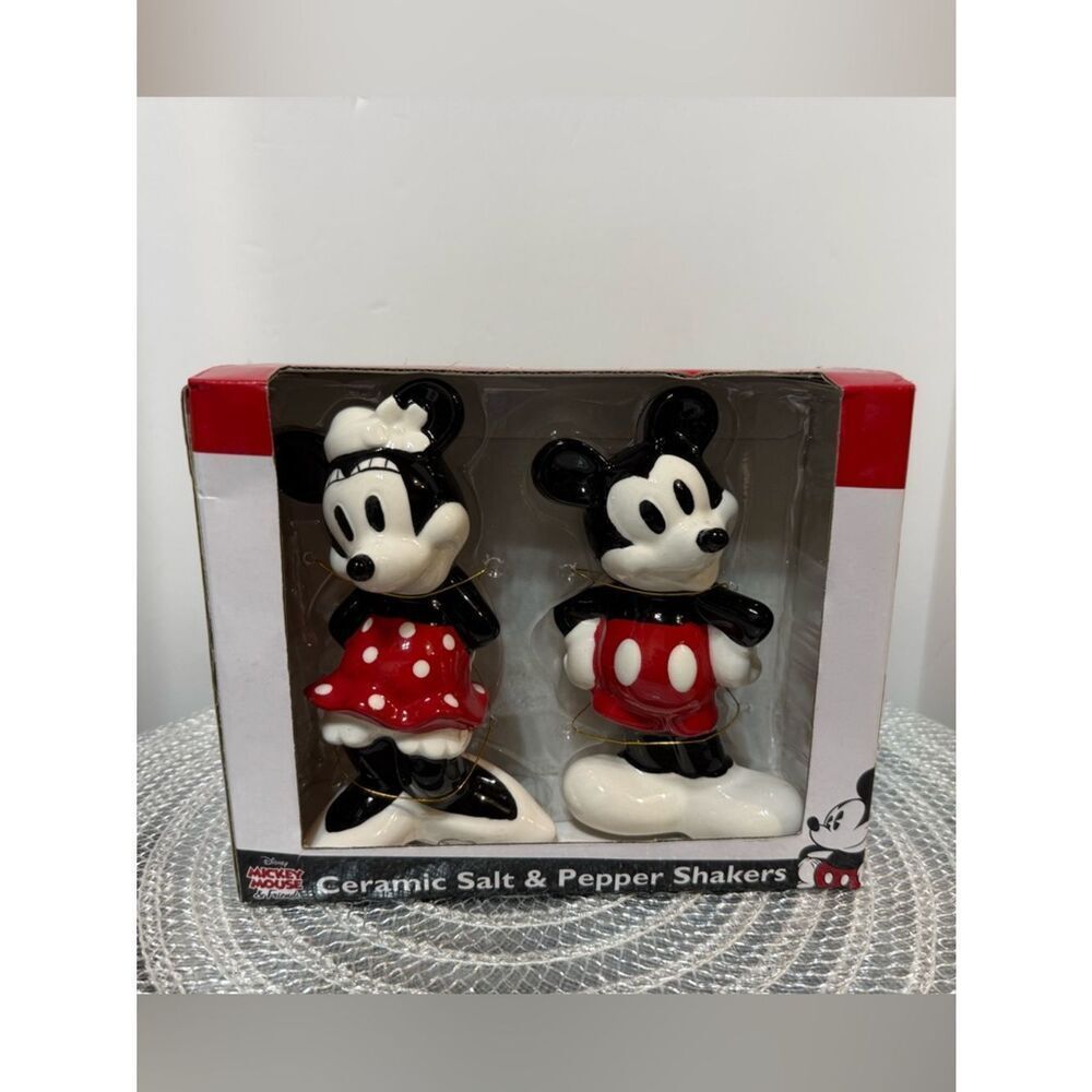 Disney Mickey and Minnie Mouse Salt and Pepper Shakers NWT